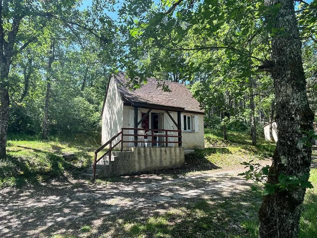 La Colline Aux Chalets, Jaccuzi, Sauna Saint-Chamarand Franciaország