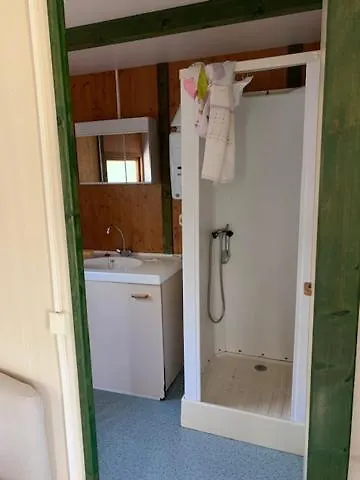 Vakantiehuis La Colline Aux Chalets, Jaccuzi, Sauna Saint-Chamarand Frankrijk